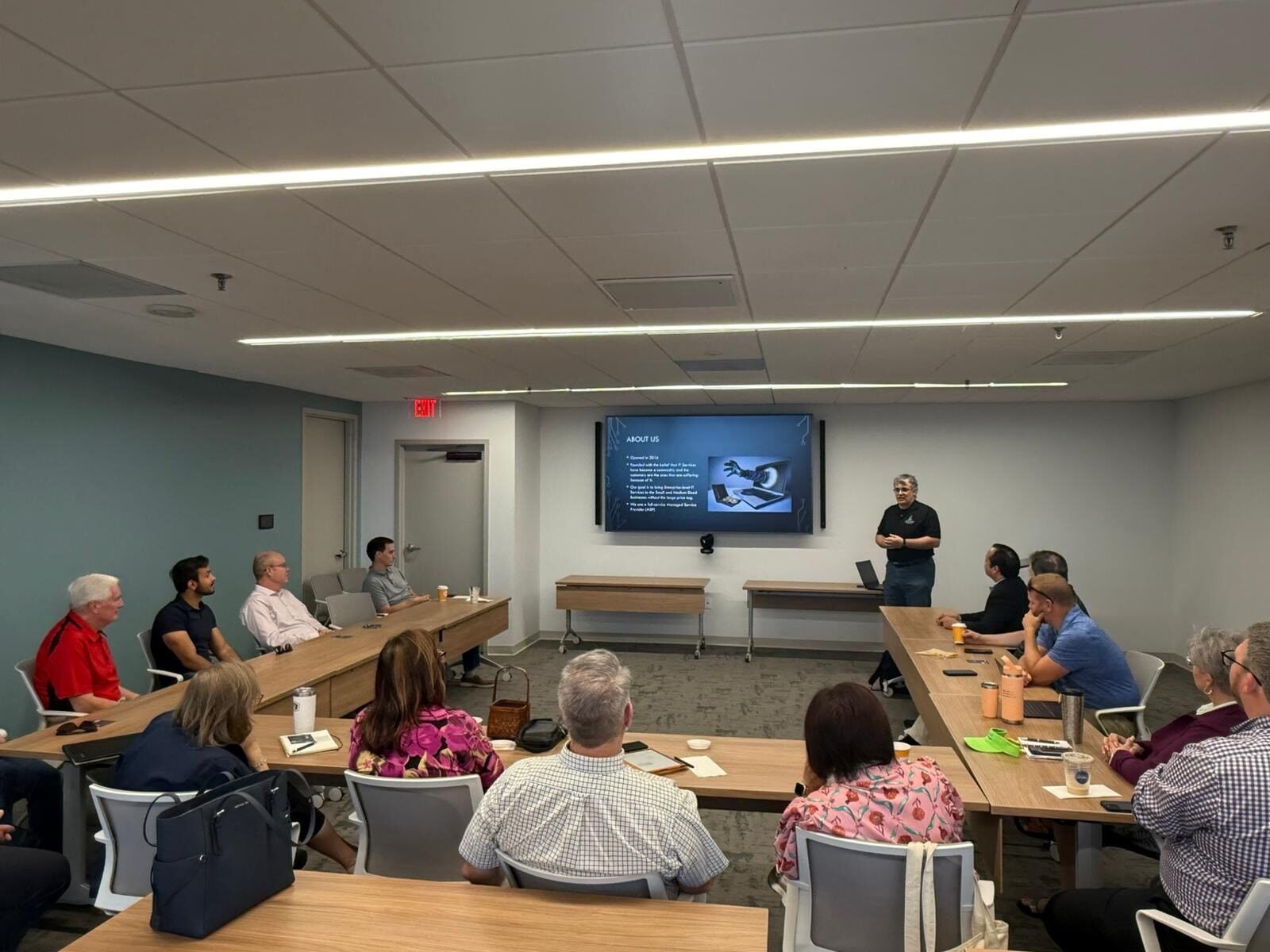 LeadsOne members at a networking meeting